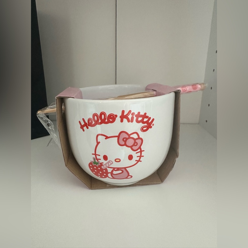 NIB Hello Kitty Ceramic Bowl with Chopsticks (16 ounces)